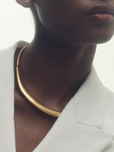 Reiss | Polished Curve Choker in Gold Tone