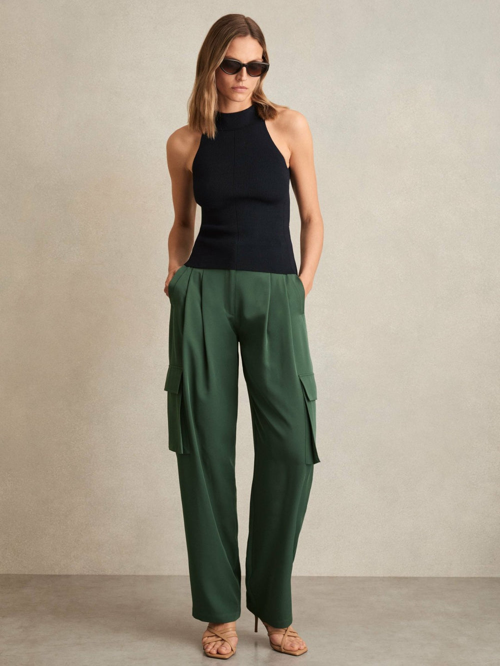 Reiss | Wide-Leg Pleated Cargo Trousers in Green