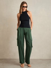 Reiss | Wide-Leg Pleated Cargo Trousers in Green