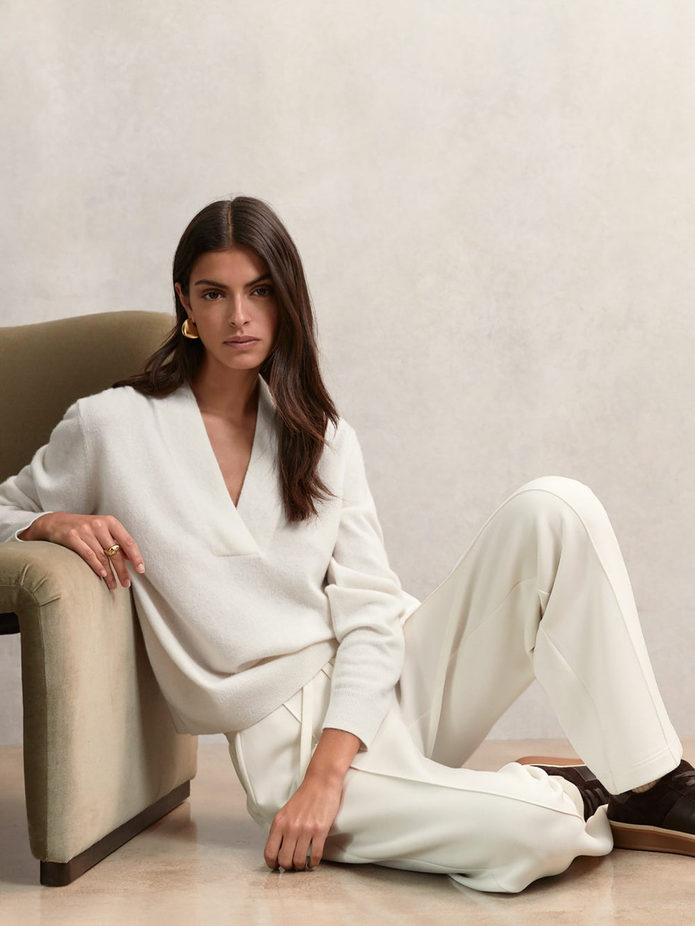 Reiss | Cashmere V-Neck Jumper in Cream