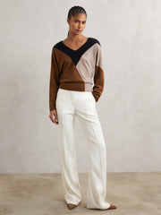 Reiss | Wool-Blend Colourblock Knit Jumper with Cashmere in Toffee Brown/Navy/Neutral