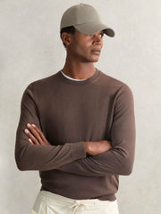 Reiss | Embroidered Logo Tech Baseball Cap in Mushroom Brown