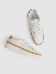 Reiss | Grained Leather Platform Trainers in Camel/White