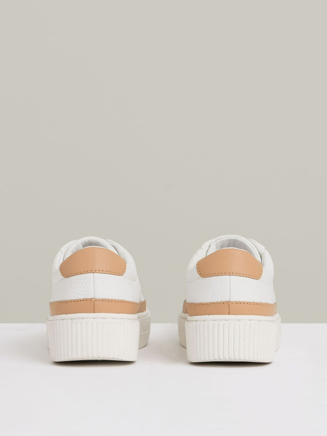 Reiss | Grained Leather Platform Trainers in Camel/White