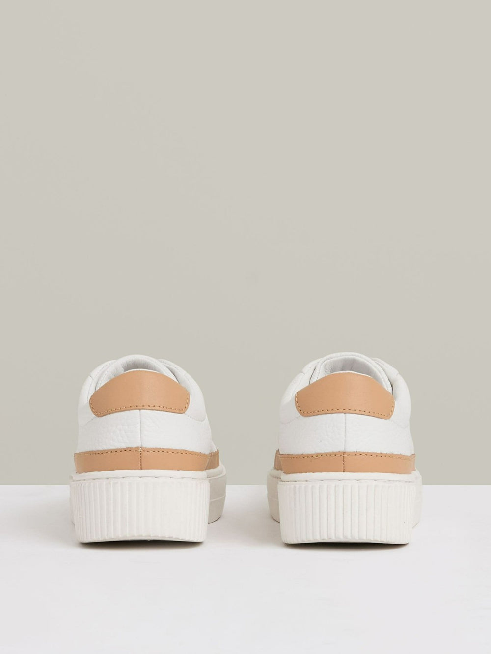 Reiss | Grained Leather Platform Trainers in Camel/White