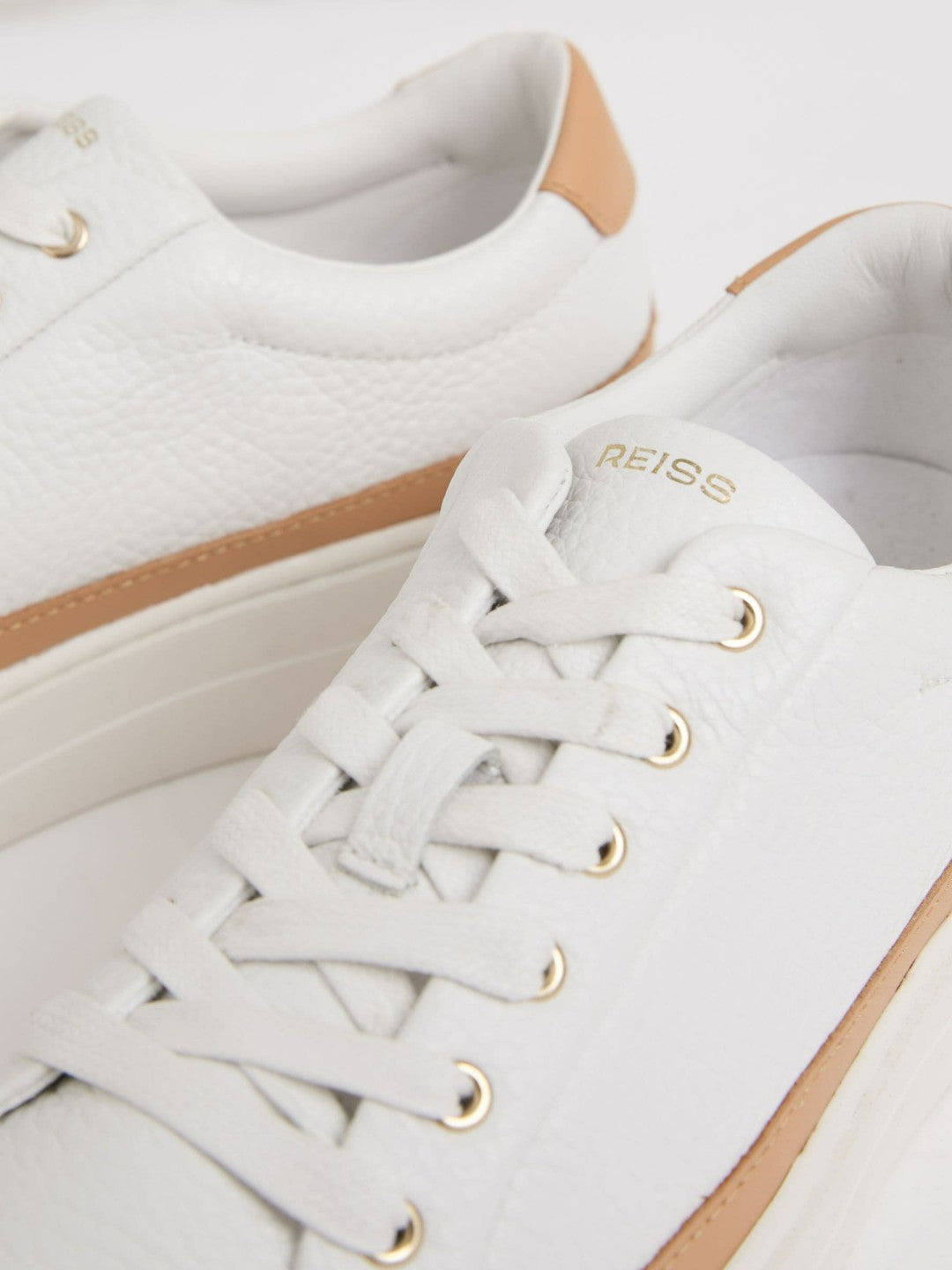 Reiss | Grained Leather Platform Trainers in Camel/White