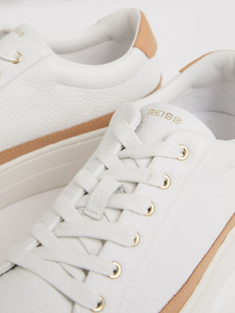 Reiss | Grained Leather Platform Trainers in Camel/White