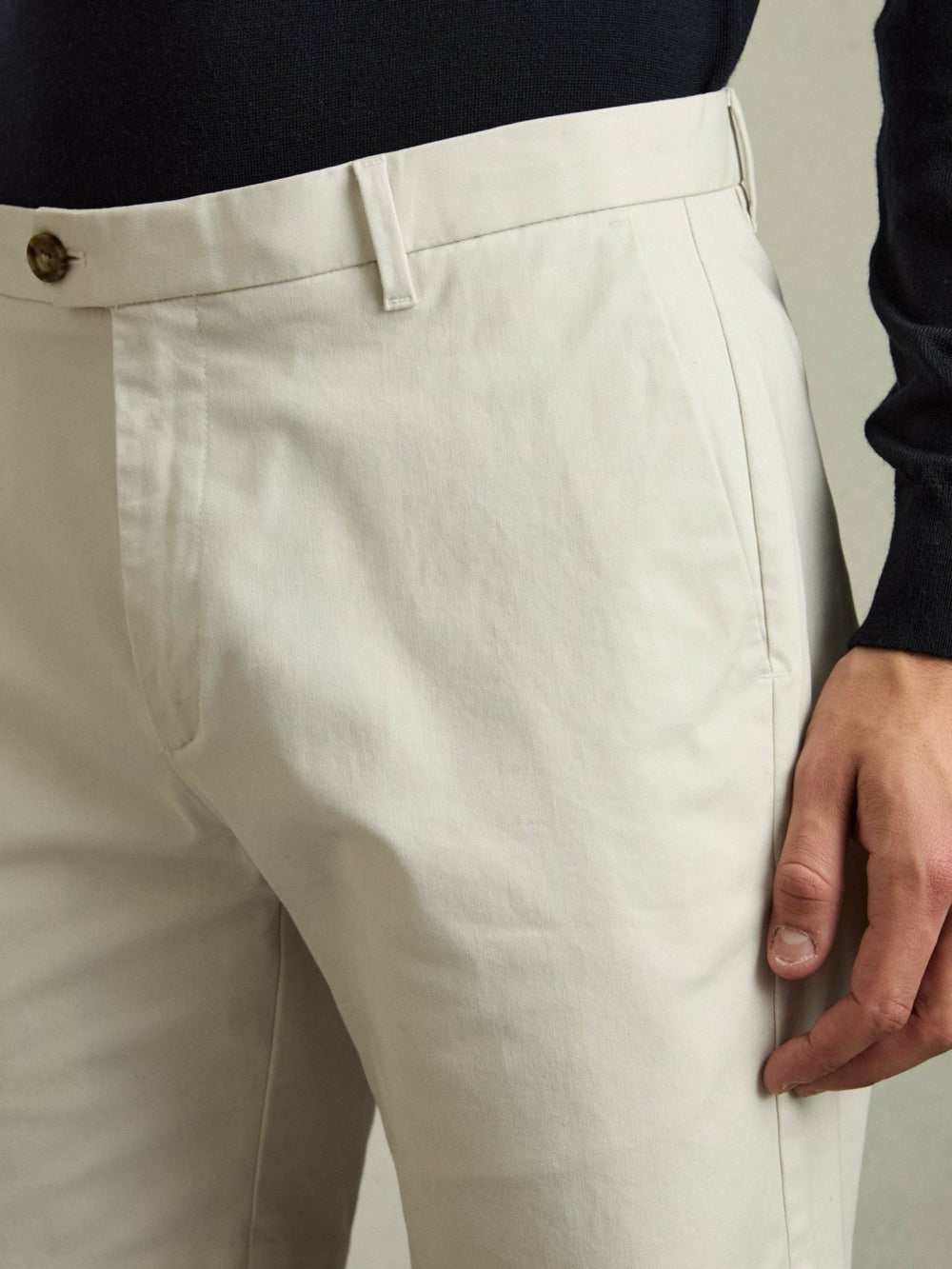 Reiss | Short Length Casual Chino Shorts in Chalk