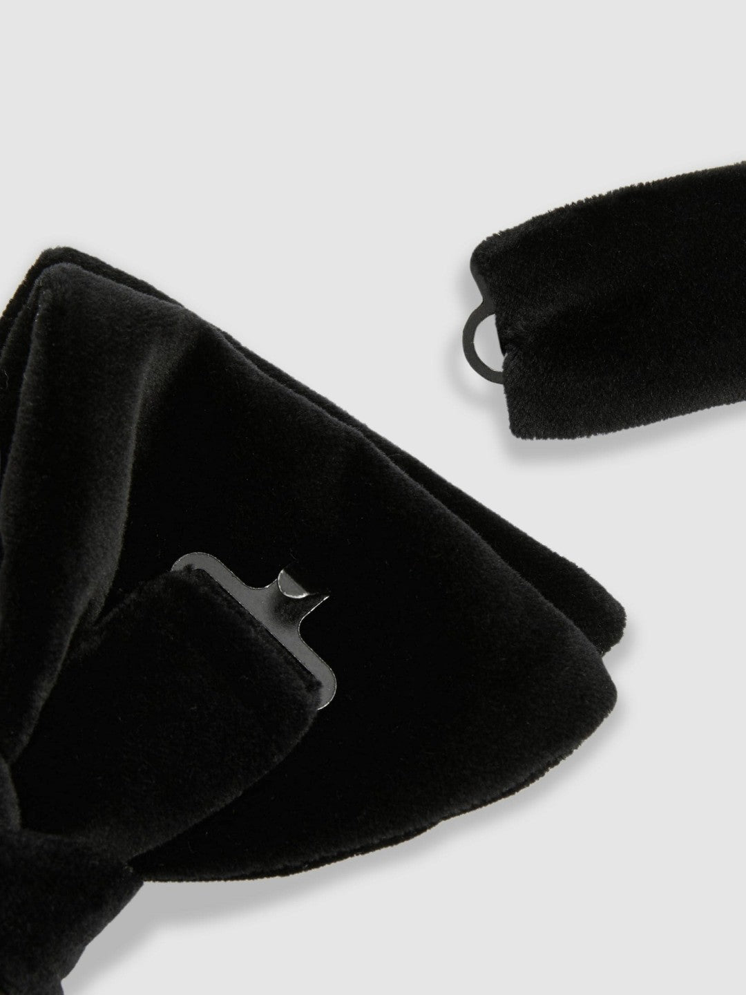 Reiss | Velvet Bow Tie in Black