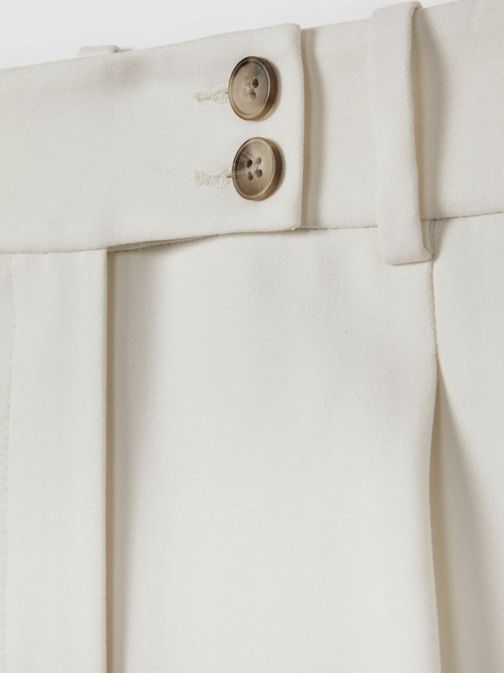 Reiss | Front Pleat Tailored Shorts in Cream
