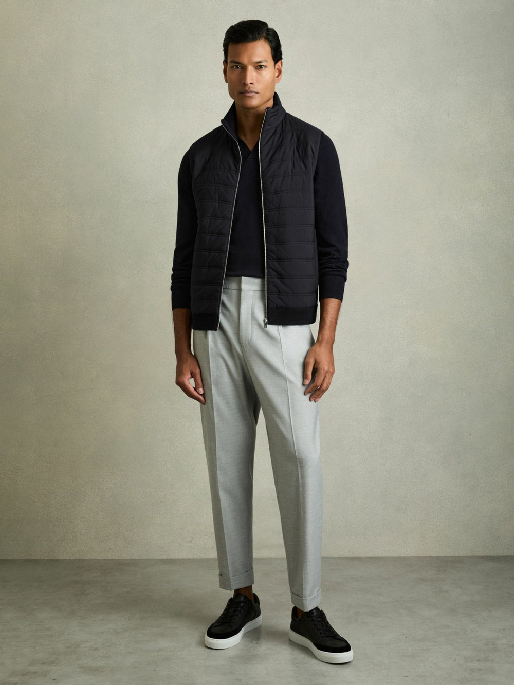 Reiss | Hybrid Quilt and Knit Zip-Through Gilet in Navy