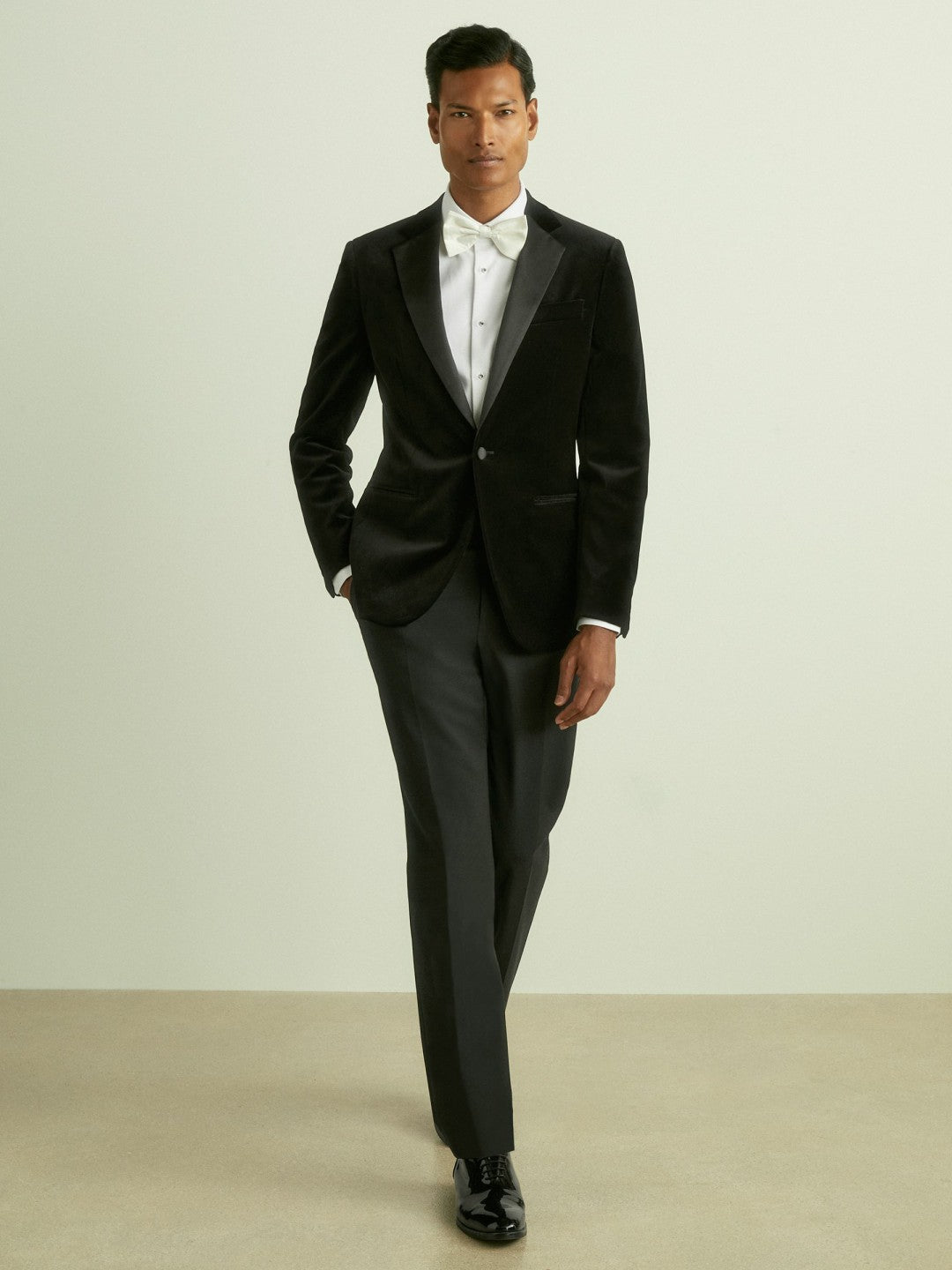 Reiss | Velvet Single Breasted Slim Fit Jacket in Black