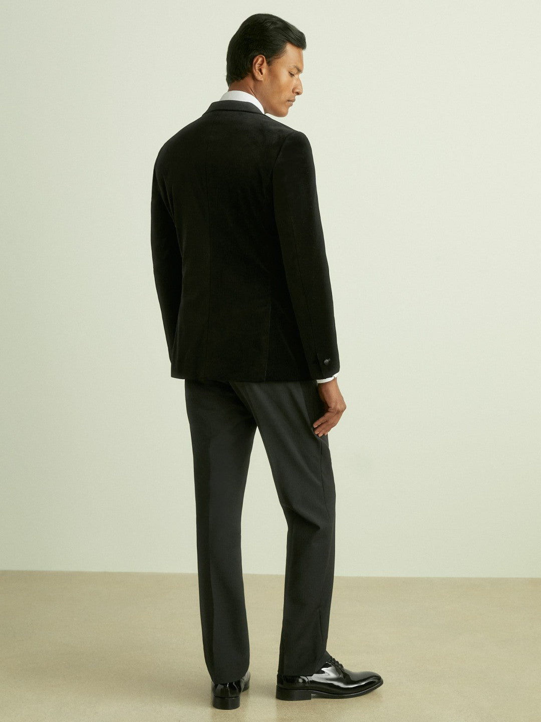 Reiss | Velvet Single Breasted Slim Fit Jacket in Black