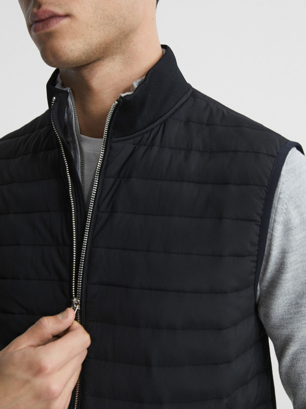 Reiss | Hybrid Quilted Gilet in Black