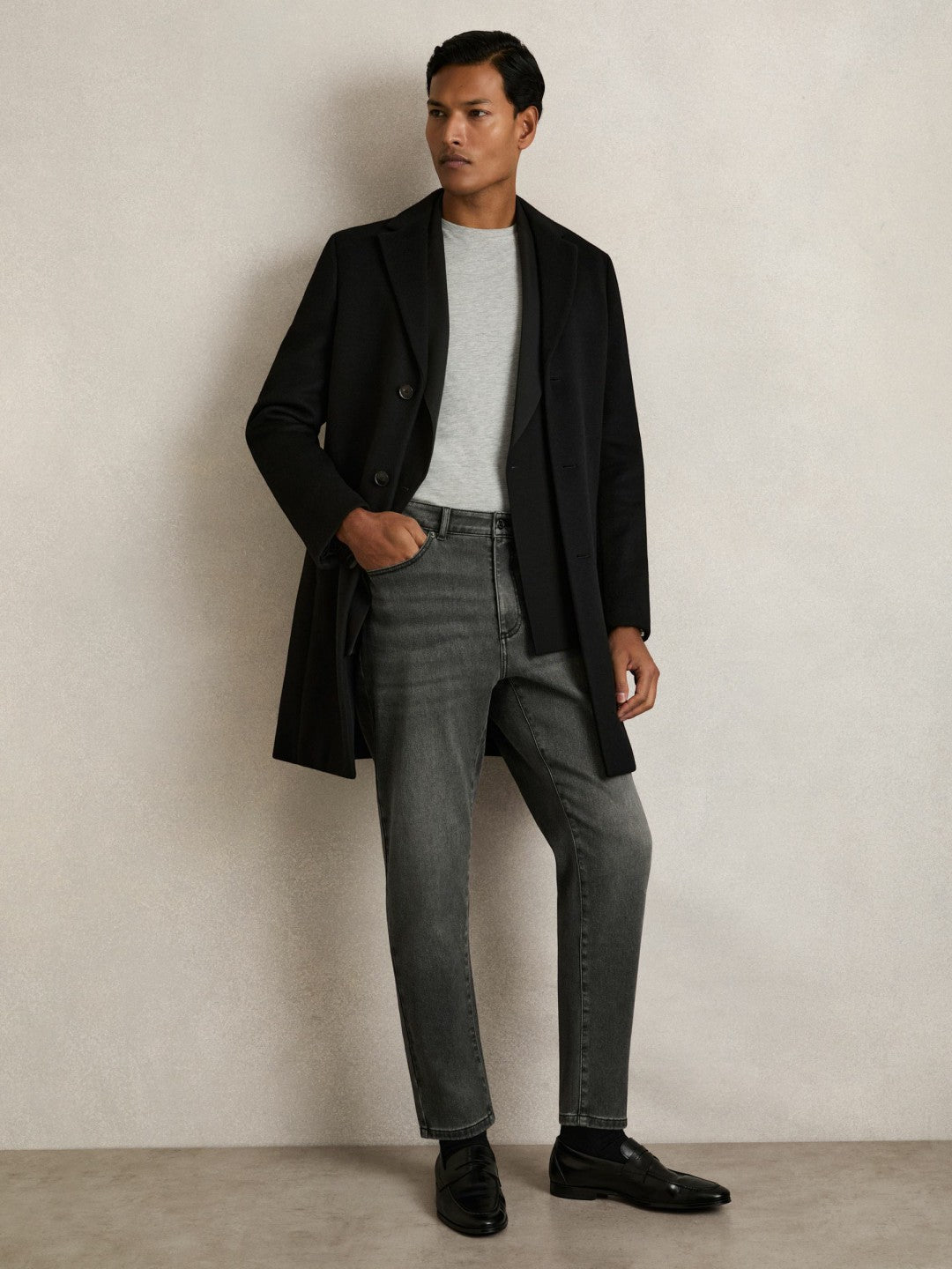 Reiss | Relaxed-Fit Cropped Jeans in Washed Black