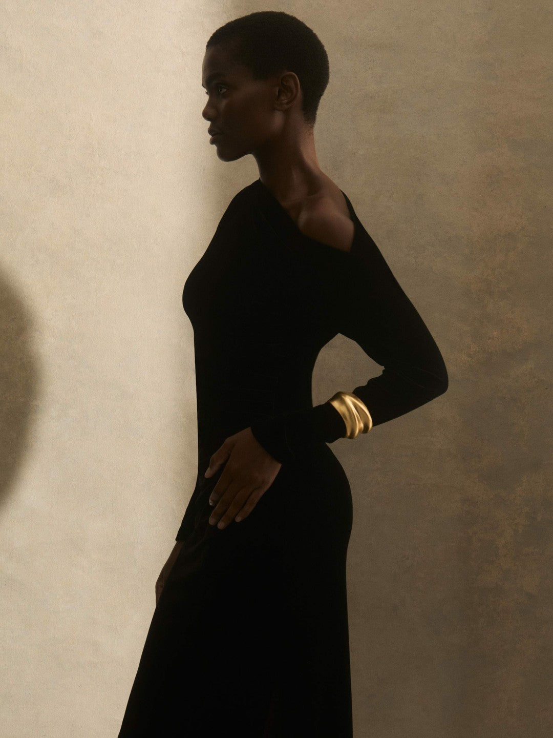 Reiss | Sculptural Cuff in Gold Tone