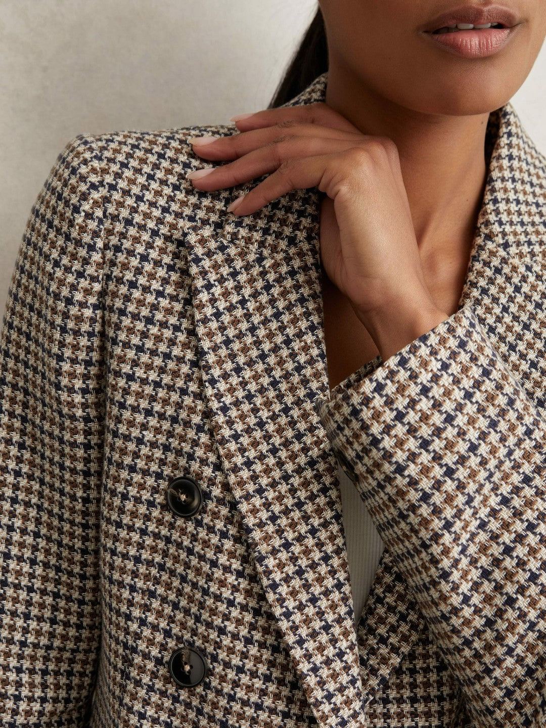 Reiss | Cotton-Linen Double-Breasted Houndstooth-Check Blazer in Navy Neutral Check