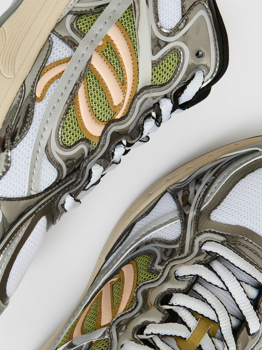 Reiss | Overlay Logo Running Trainers in Gunmetal/Black
