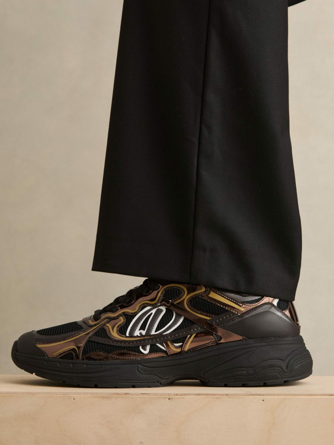 Reiss | Overlay Logo Running Trainers in Electric Brown
