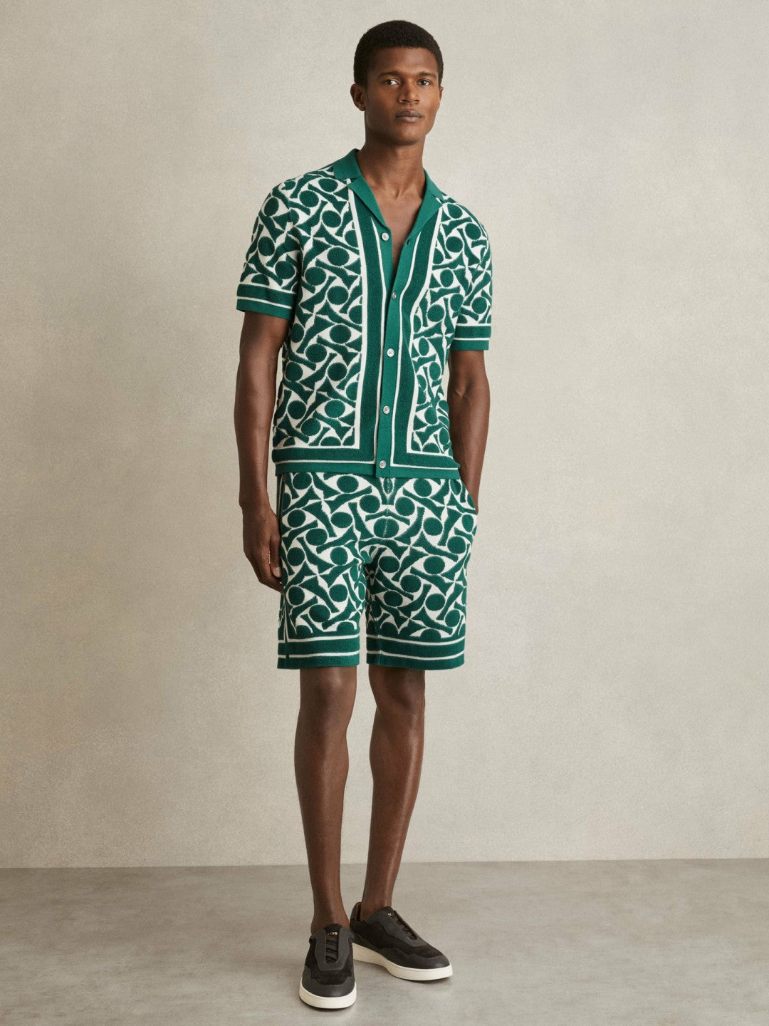 Reiss | Abstract-Pattern Towelling Shorts in Green/White