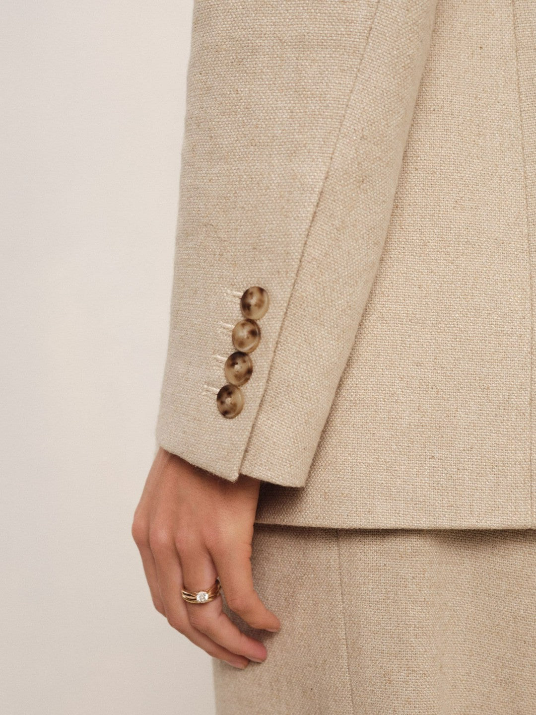 Reiss | Petite Linen-Blend Double-Breasted Suit Jacket in Neutral