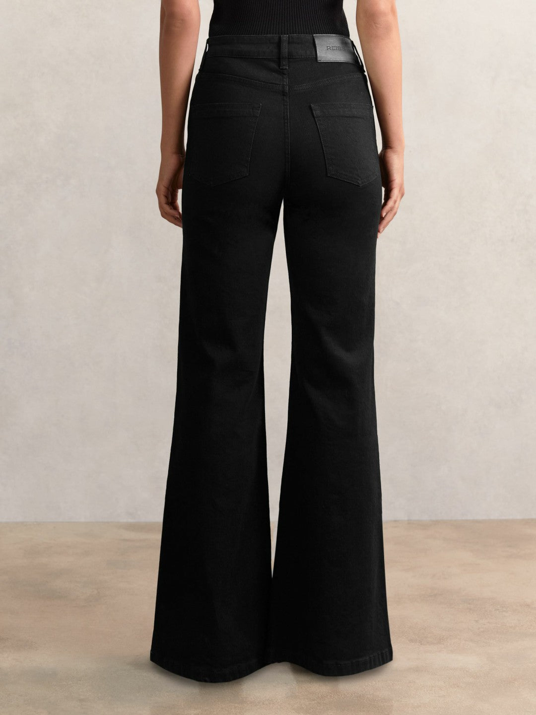 Reiss | Petite Mid-Rise Flared Jeans in Black