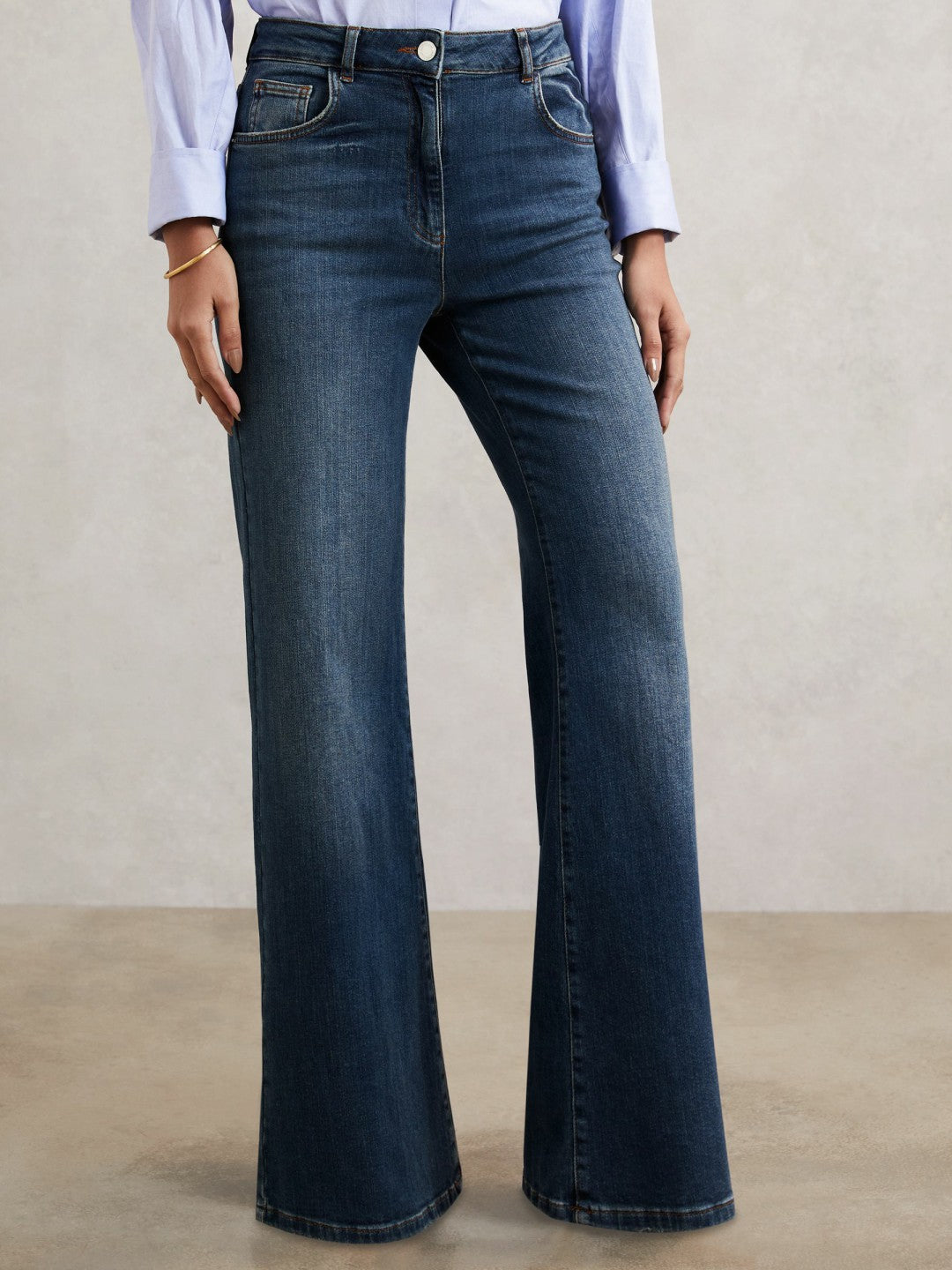 Reiss | Petite Mid-Rise Flared Jeans in Mid Blue