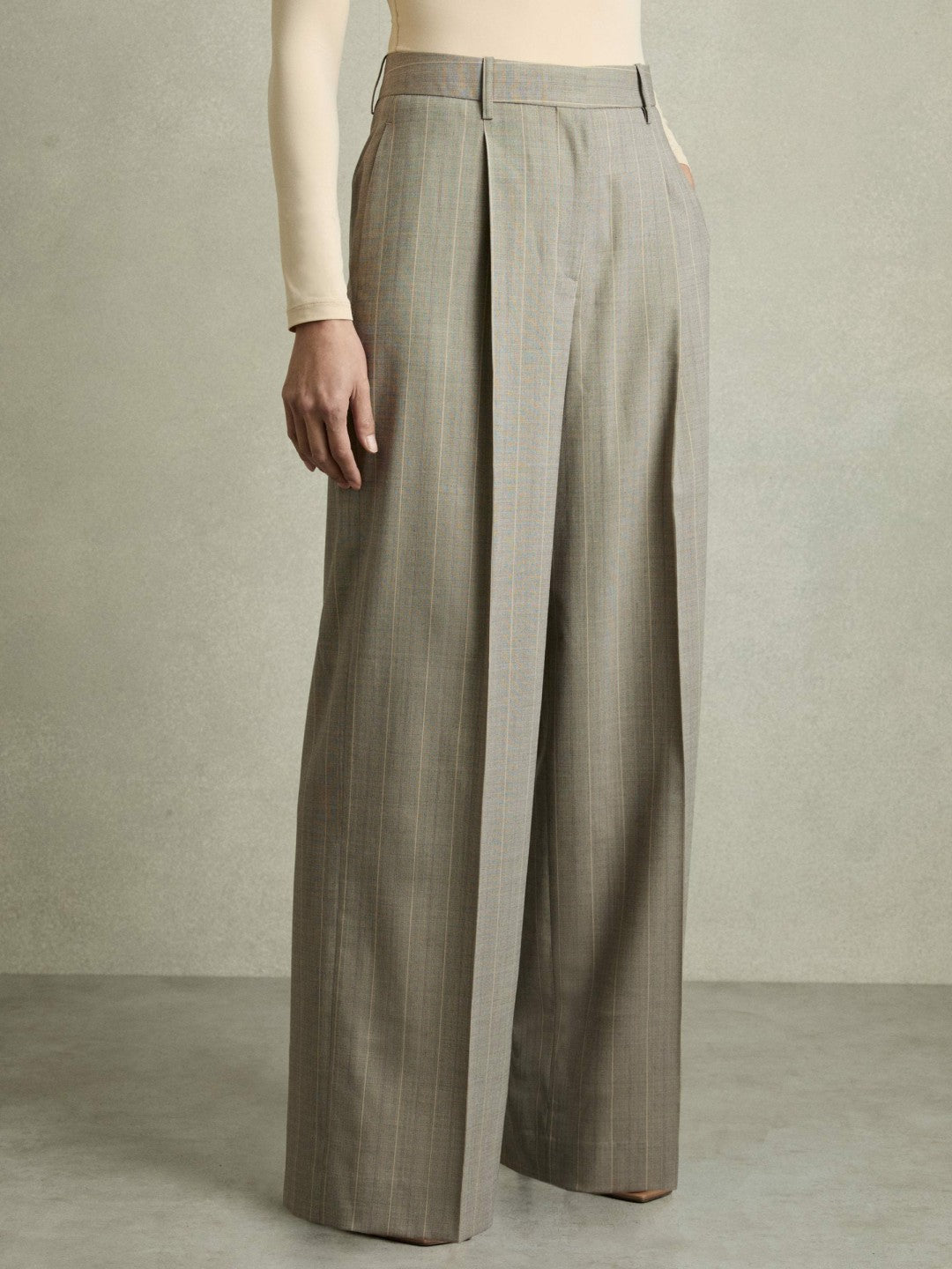 Reiss | Wool-Blend Wide-Leg Pinstripe Trousers in Grey
