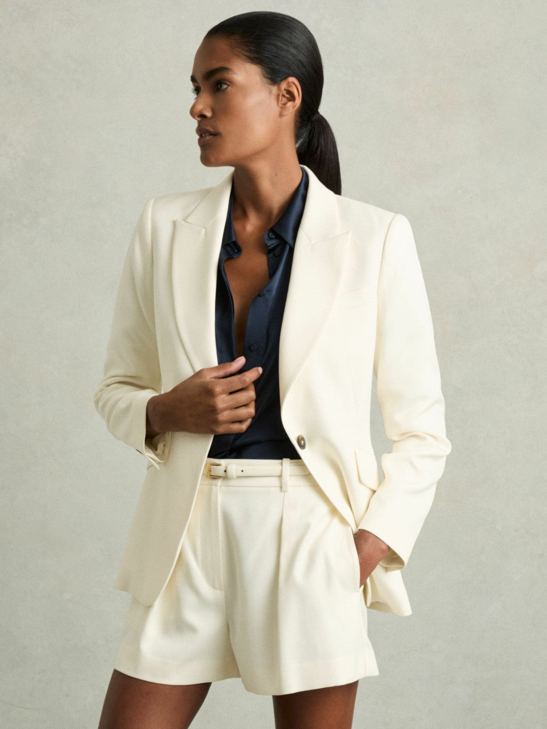 Reiss | Single-Pleat Tailored Shorts in Cream