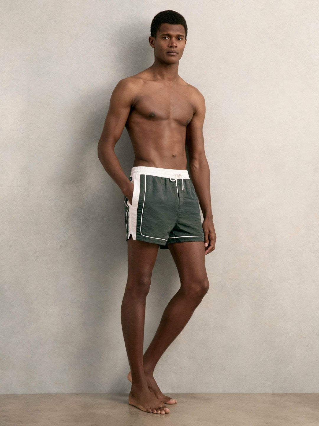 Reiss | Colour-Block Piped-Trim Swim Shorts in Dark Green/White