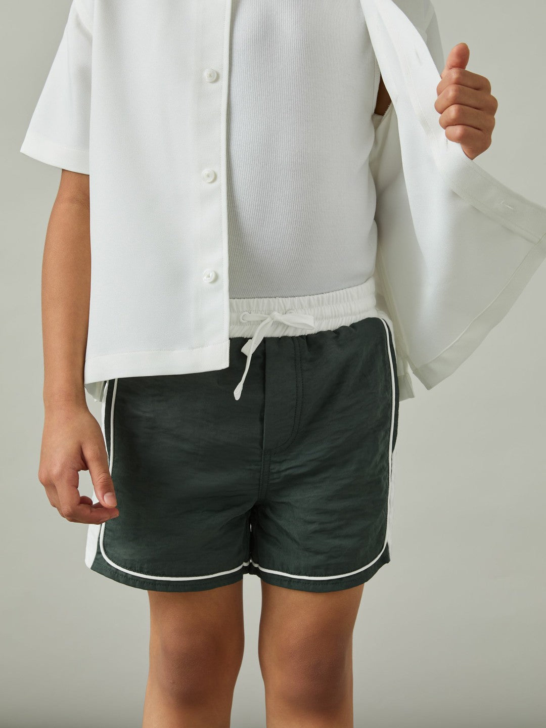 Reiss | 3-9 yrs Colour-Block Piped Swim Shorts in Green/White