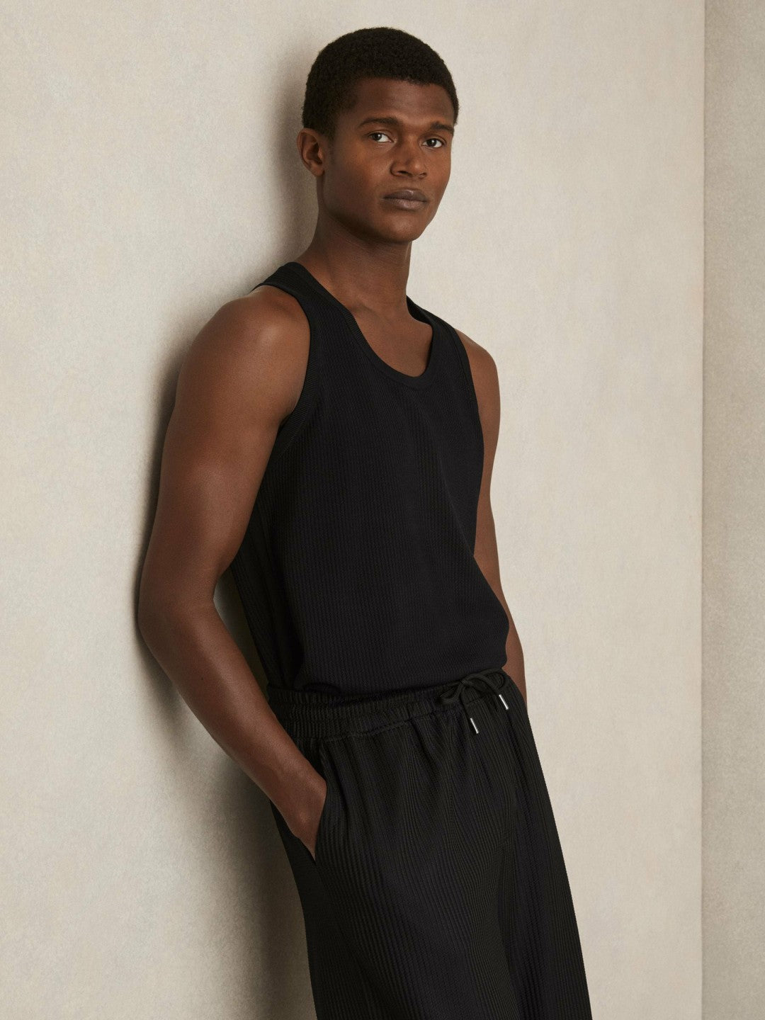 Reiss | Textured Crew Neck Ribbed Vest in Black