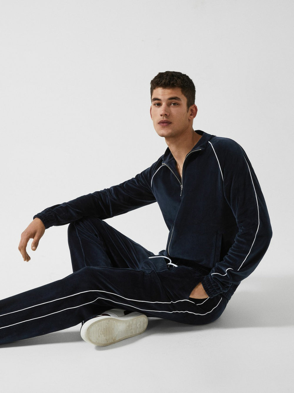 Reiss | Velour Jogger With Piping in Navy