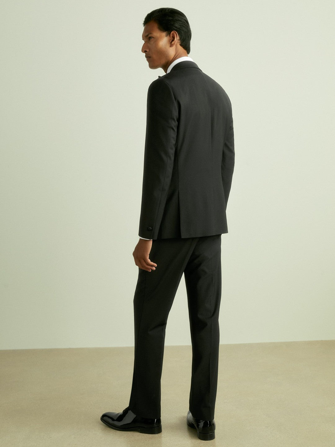 Reiss | Regular Fit Single Breasted Tuxedo Jacket in Black