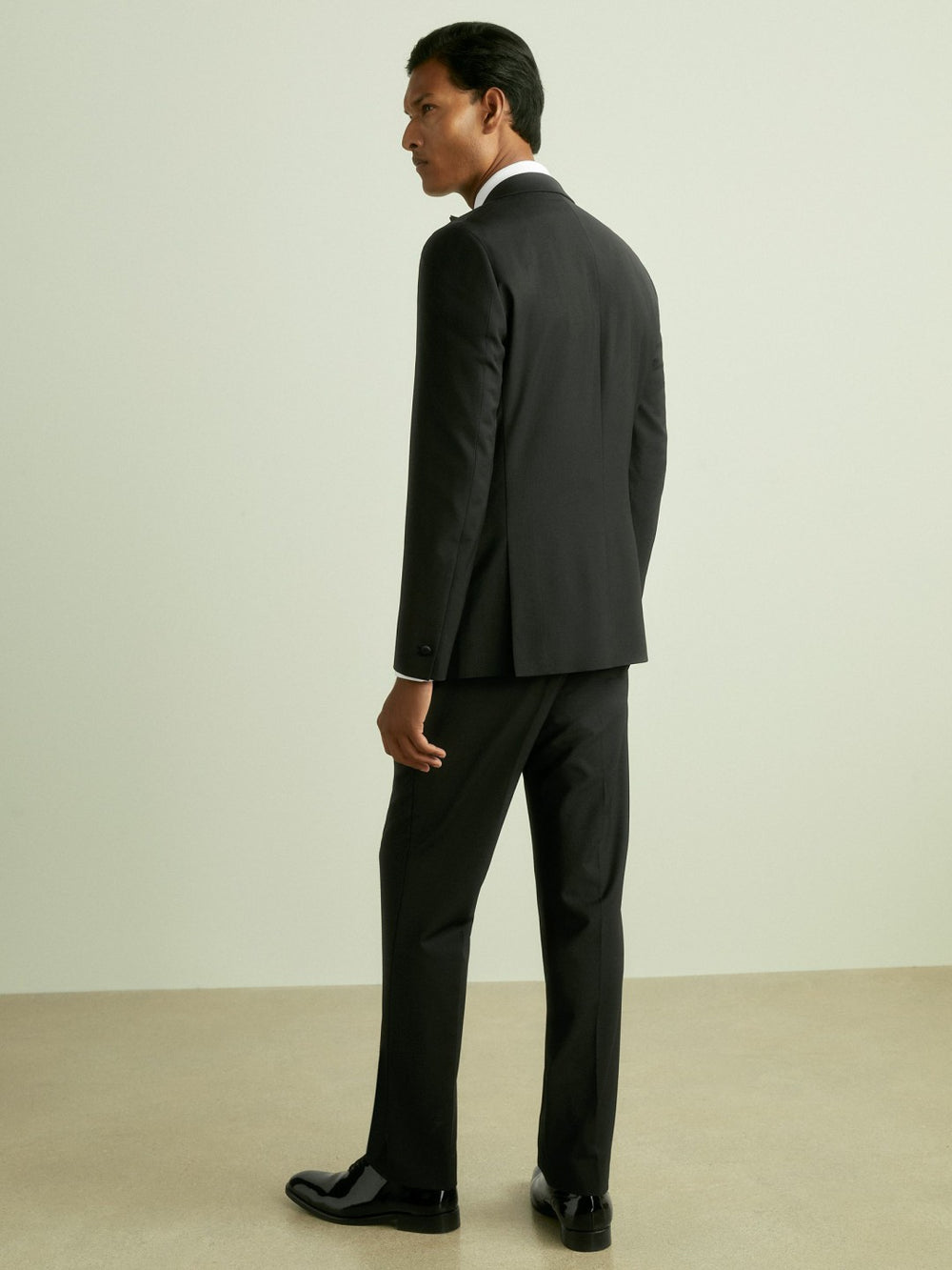 Reiss | Regular Fit Single Breasted Tuxedo Jacket in Black
