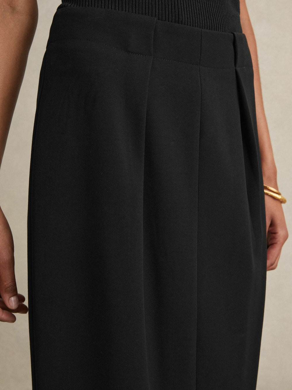 Reiss | Petite Tailored Midi Suit Skirt in Black