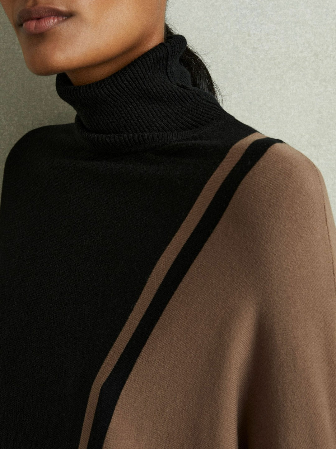 Reiss | Colourblock Roll Neck Split Hem Jumper in Black/Mink