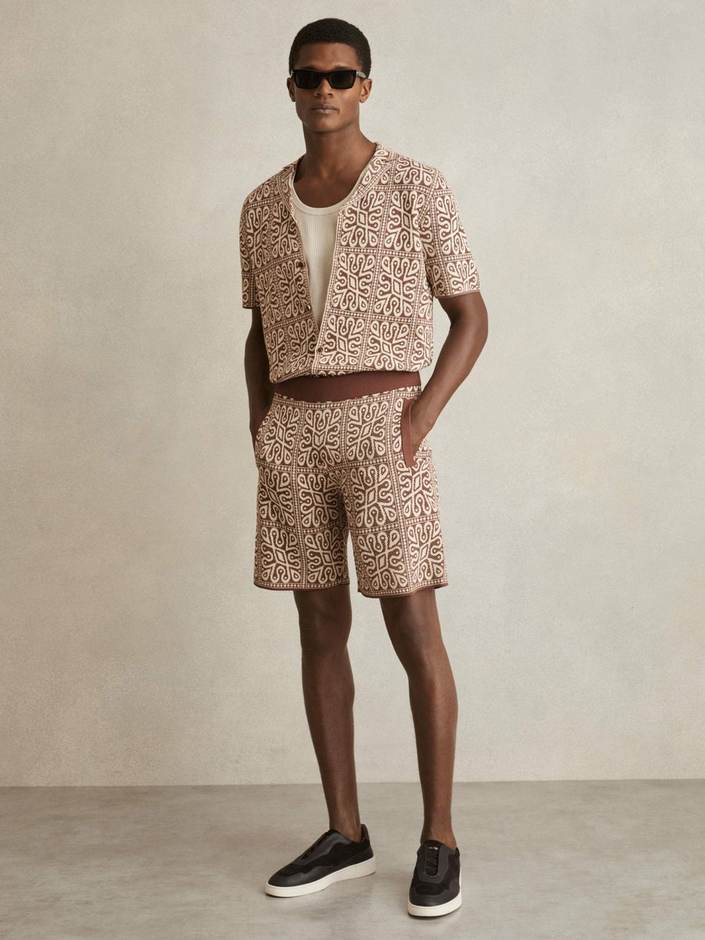 Reiss | Tile Pattern Knit Shorts in Brown/White