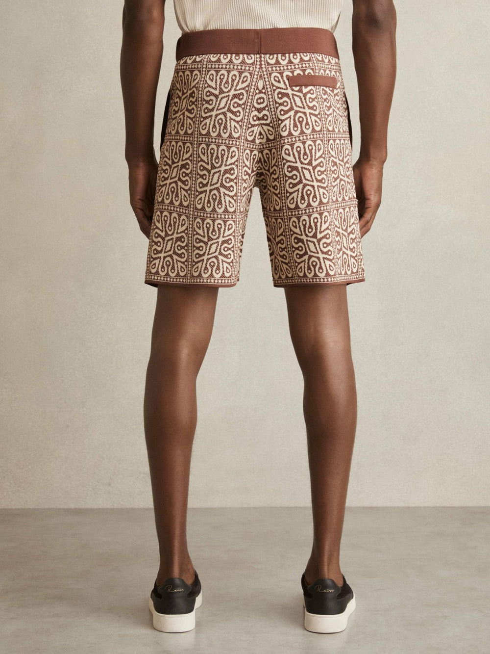 Reiss | Tile Pattern Knit Shorts in Brown/White