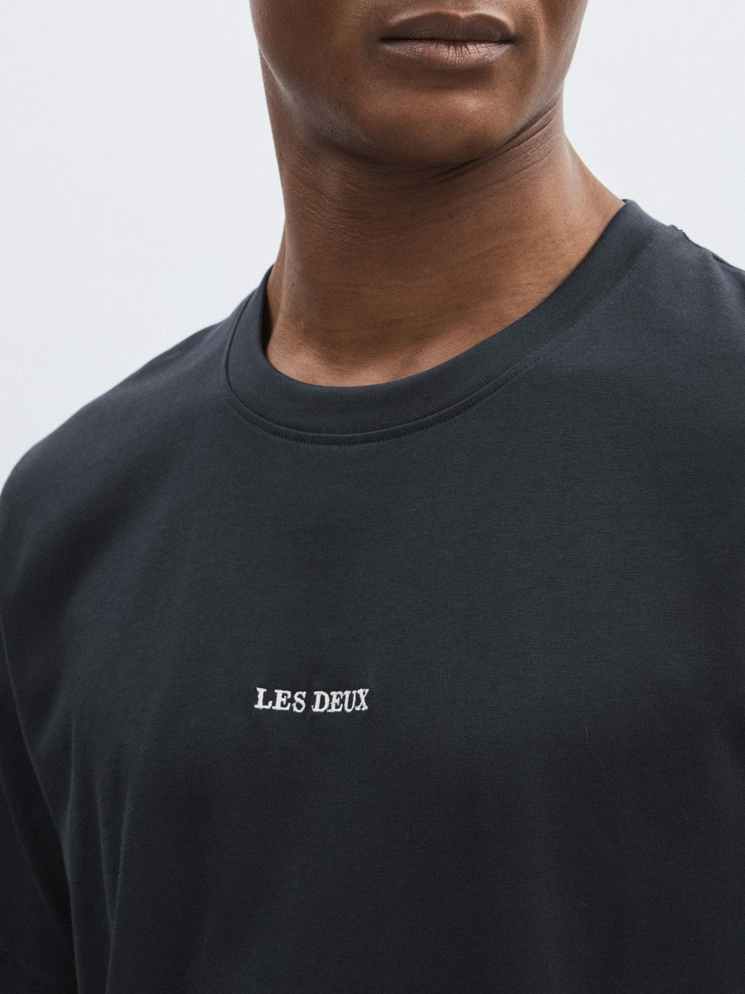 Reiss | Les Deux Cotton Logo T-Shirt in Navy Blue