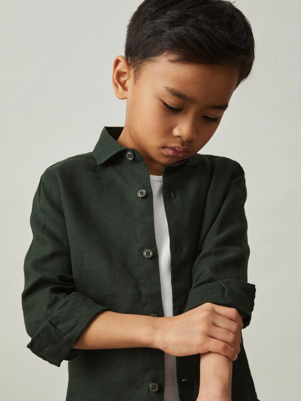 Reiss | 3-9 yrs Linen Cutaway Collar Shirt in Dark Green