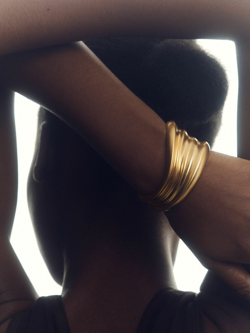 Reiss | Fluid Sculpted Cuff in Gold Tone