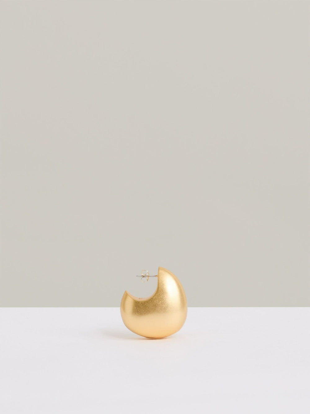 Reiss | Curve Scoop Earrings in Gold Tone