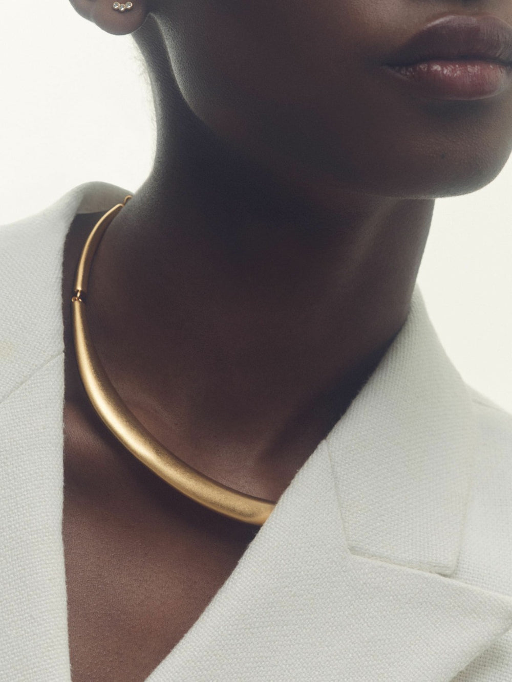 Reiss | Polished Curve Choker in Gold Tone