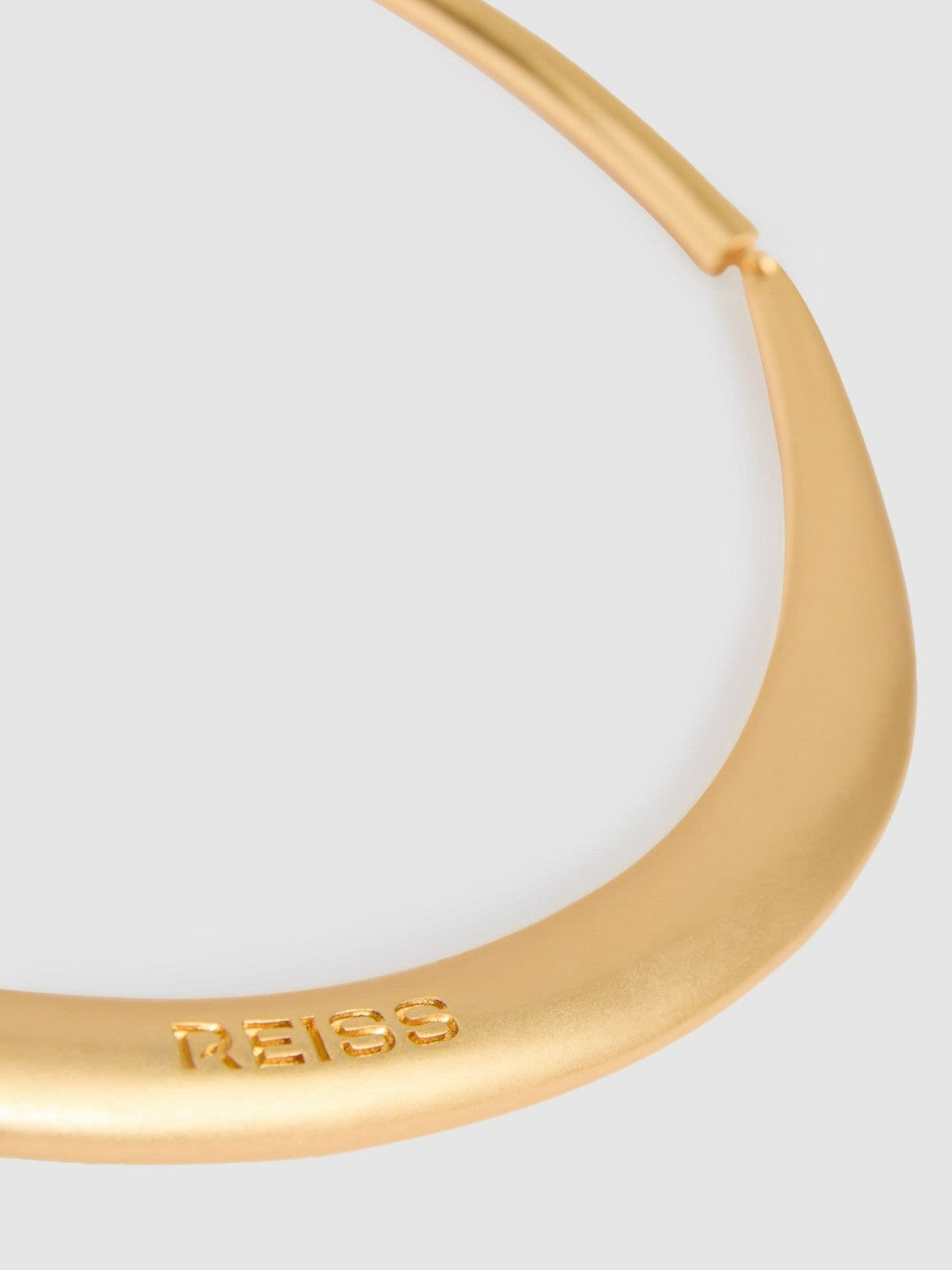 Reiss | Polished Curve Choker in Gold Tone
