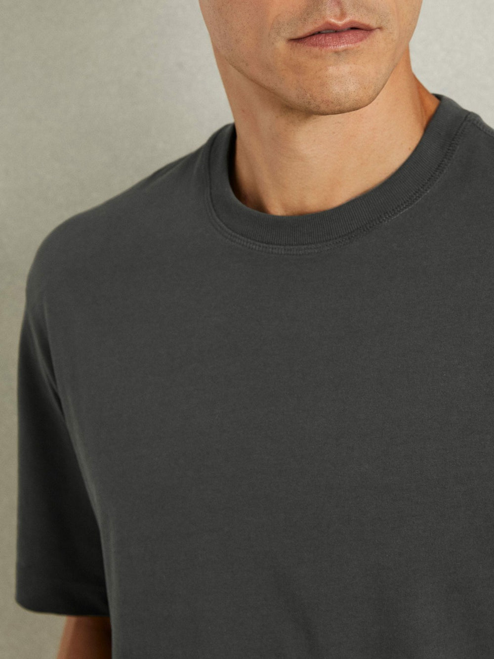 Reiss | Cotton Garment-Dyed Oversized T-Shirt in Washed Black