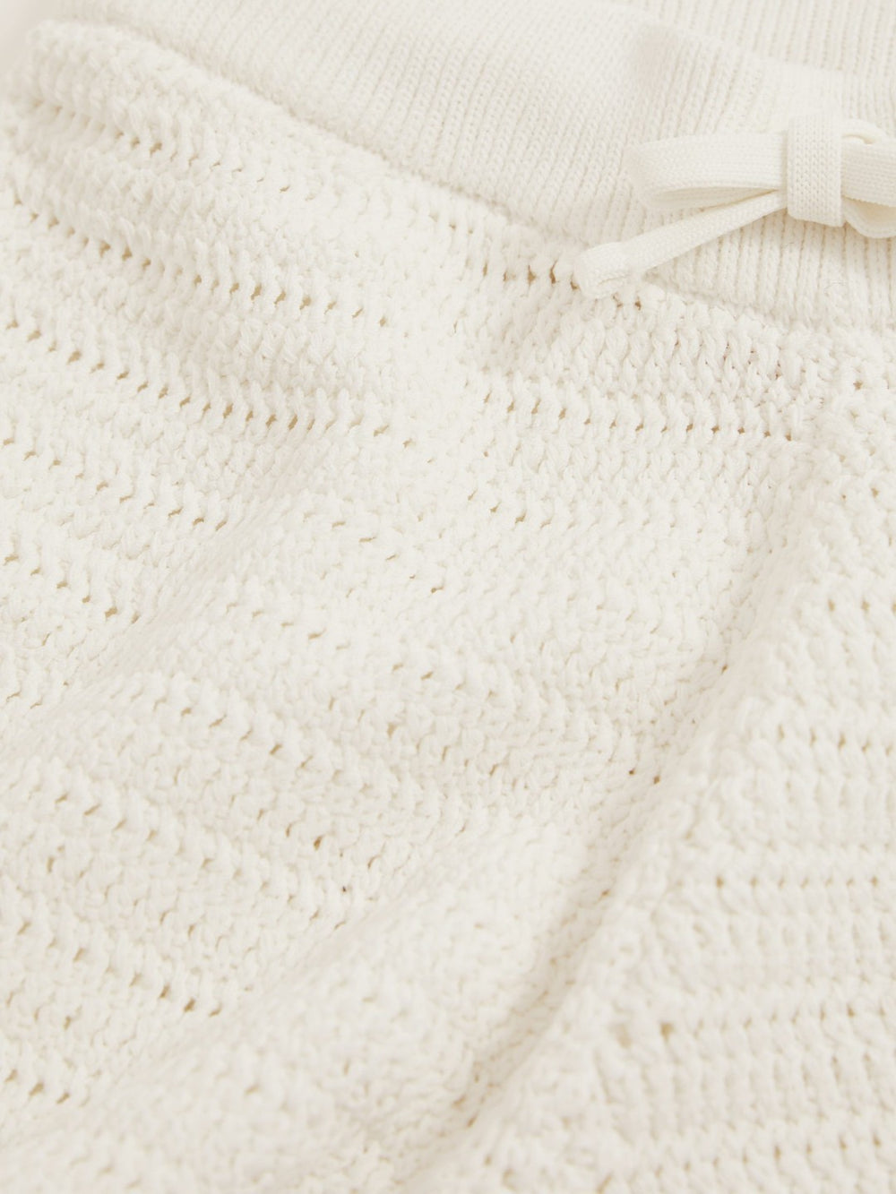 Reiss | 9-13 yrs McLaren F1 Team Crochet Shorts in Off White/Orange