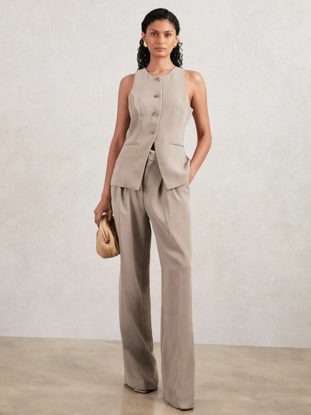 Reiss | Good American Tailored Trousers in Beige