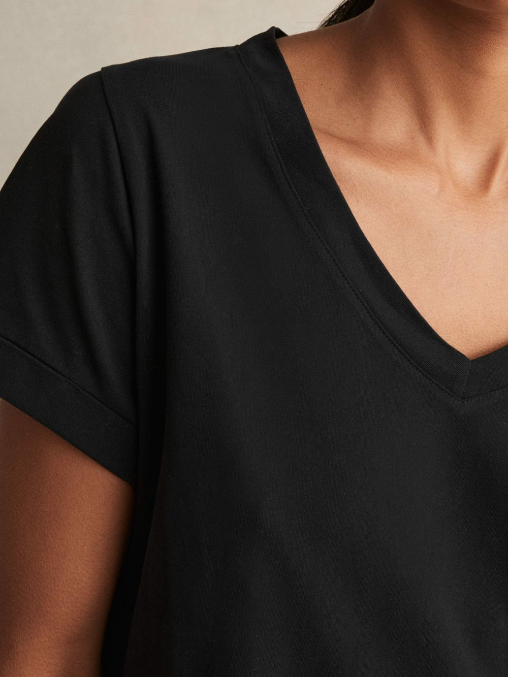 Reiss | Brushed-Cotton V-Neck T-Shirt in Black
