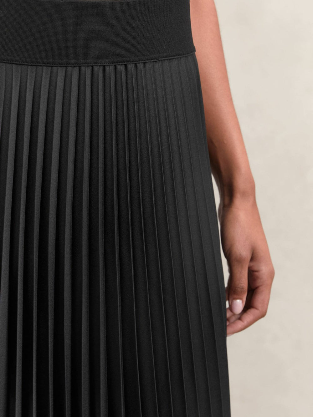 Reiss | Pleated Midi Skirt in Black